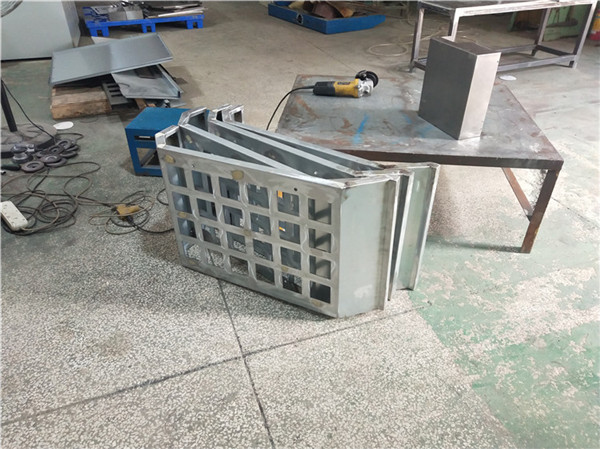 機(jī)箱加工車間