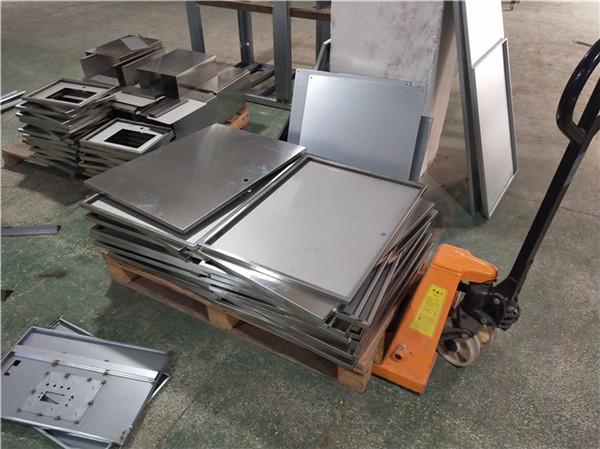 鈑金加工廠家設(shè)備外殼