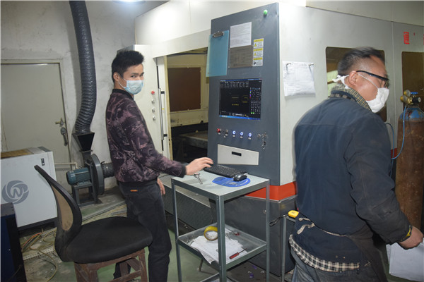 激光切割現(xiàn)場(chǎng)